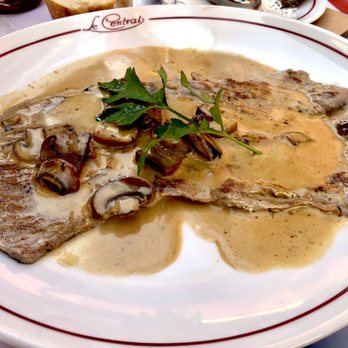 Le Central - Escalope normande with cream and mushroom sauce - Brasseries Near Me - Trouville-sur-Mer, 14