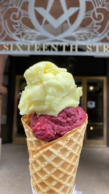 Gelato Boy by null