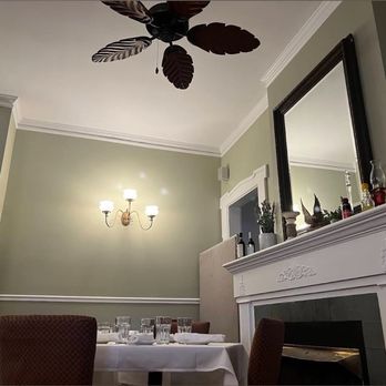 Gelston House - Seafood Near Me - East Haddam, Connecticut