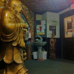 Golden Wok II Restaurant - So *very* golden.