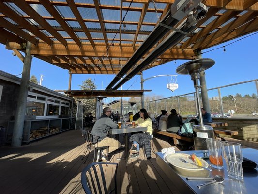 The Schooner Restaurant & Lounge by null