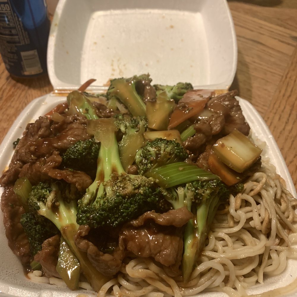 Liu's Village - 9/4/21 my dads beef and broccoli half noodles half steamed white rice. Looks like 2 people can share lol. - Chinese Near Me - Madera, California Liu's Village - 9/4/21 my dads beef and broccoli half noodles half steamed white rice. Looks like 2 people can share lol. - Chinese Near Me - Madera, California