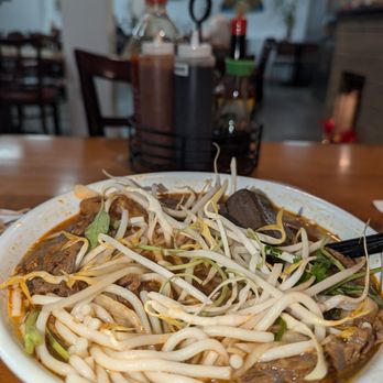 Huong Que - Vietnamese Near Me - Boston, Massachusetts