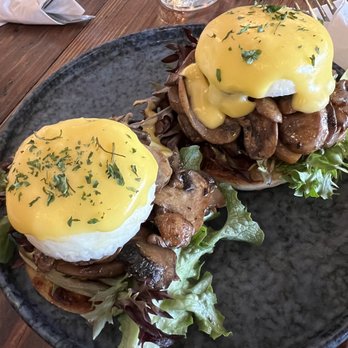 Aroma Craft Coffee - Mushroom Benedict - Coffee Roasteries Near Me - Walnut, California Aroma Craft Coffee - Mushroom Benedict - Coffee Roasteries Near Me - Walnut, California
