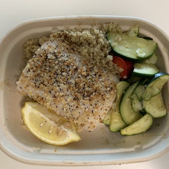 Malama Meals Oahu - Everything seasoning mahi with quinoa, zucchini, and pepeprs - Food Delivery Services Near Me - Honolulu, Hawaii