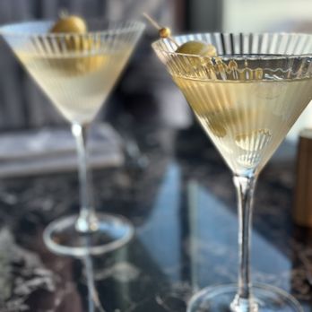 Wolf by Vanderpump at Caesars Republic Scottsdale - Dirty martini - Cocktail Bars Near Me - Scottsdale, Arizona Wolf by Vanderpump at Caesars Republic Scottsdale - Dirty martini - Cocktail Bars Near Me - Scottsdale, Arizona