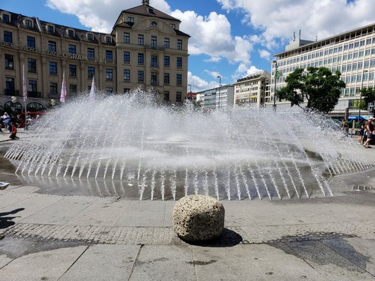 Photo of Karlsplatz - Stachus - München, BY, DE. View of Stachus at Karlsplatz