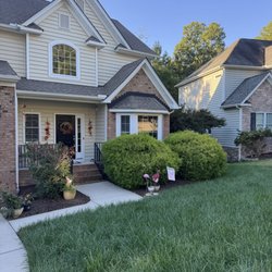 Johnson’s Demo & Landacape - Before we mulched and removed bushes