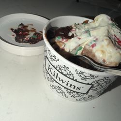 Kilwins Ice Cream - Chocolate - Fudge - Peppermint ice cream with hot fudge
