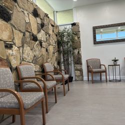Robert C Hou, DDS, MD - Waiting room
