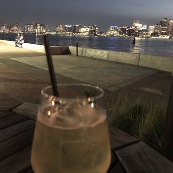 Hyatt Regency Boston Harbor - Nightcap before bed - Hotels Near Me - Boston, Massachusetts