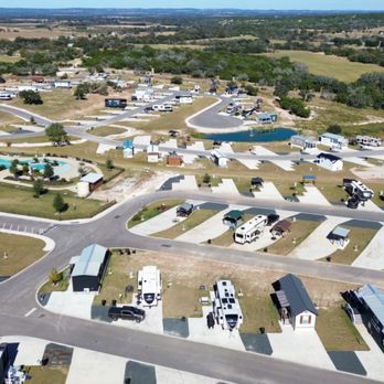 Firefly Resort - RV Parks Near Me - Fredericksburg, Texas Firefly Resort - RV Parks Near Me - Fredericksburg, Texas