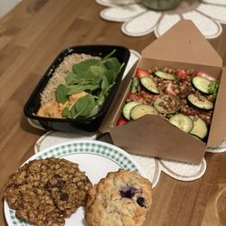 Three Ladies Cafe - Tofu Curry, Strawberry Salad, Chocolate Peanut Butter Cookie and a Blueberry Scone