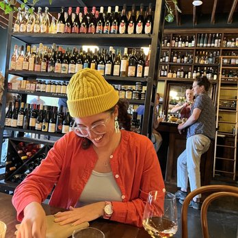 Field Bar Bottle - Extensive wine selection - Beer, Wine & Spirits Near Me - Tacoma, Washington