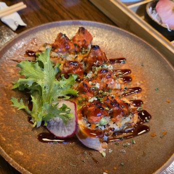 Usuki Japanese Cuisine - Hawaiian volcano roll - Japanese Near Me - Tustin, California