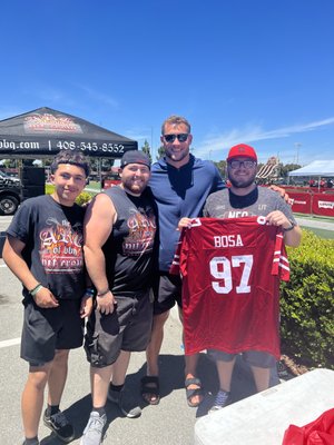 The ART of BBQ- Catering by null