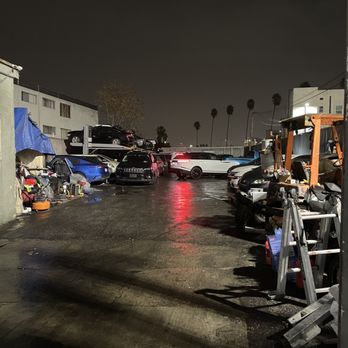 Metro Towing - Trashy rude man - Roadside Assistance Near Me - Los Angeles, California Metro Towing - Trashy rude man - Roadside Assistance Near Me - Los Angeles, California