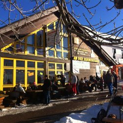 An der Schwebebahn - Glühwein, Schnee und Sonne