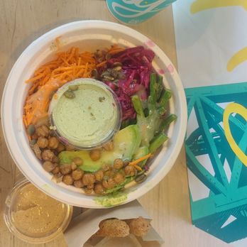 Amy’s Drive Thru - Quinoa bowl - Gluten-Free Near Me - Rohnert Park, California Amy’s Drive Thru - Quinoa bowl - Gluten-Free Near Me - Rohnert Park, California