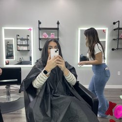 Sugar Land Hair Bar - Cute little shop with shading stylists.