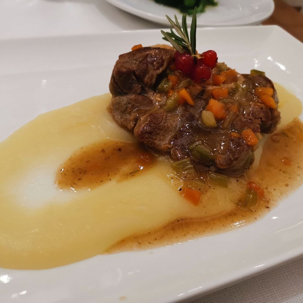 Marrowbone with mash potato Marrowbone with mash potato