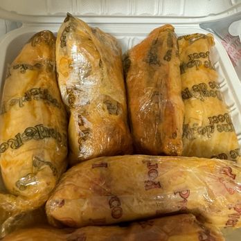 La Esperanza Restaurant and Bakery - Beef (Res) and Pork (Puerco) tamales - Bakeries Near Me - Torrance, California La Esperanza Restaurant and Bakery - Beef (Res) and Pork (Puerco) tamales - Bakeries Near Me - Torrance, California
