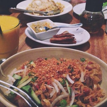 Burma Superstar - Another lovely girls night out at Burma. Garlic noodles w/ beef, mango lassi, platha & dip. - Burmese Near Me - Alameda, California