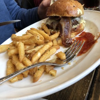 Old Irving Brewing - OIB Burger - Breweries Near Me - Chicago, Illinois Old Irving Brewing - OIB Burger - Breweries Near Me - Chicago, Illinois