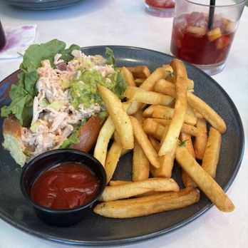 Gaucho Beach - Lobster Roll - Sandwiches Near Me - Long Beach, California