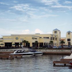 Grab your coffee from Starbucks before you go out on the boat in the mornings