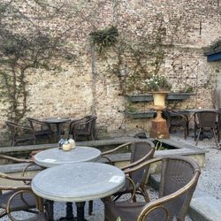 Le Pain Quotidien - Their outdoor patio!