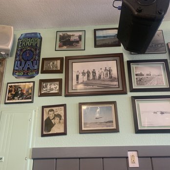 Art’s Place - Inside decor - American Near Me - Kitty Hawk, North Carolina Art’s Place - Inside decor - American Near Me - Kitty Hawk, North Carolina