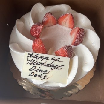 Belle's Bread - Strawberry cream cake - Bakeries Near Me - Columbus, Ohio