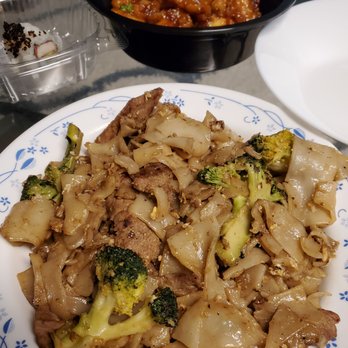 Pride Sushi and Thai - Japanese Near Me - Chicago, Illinois