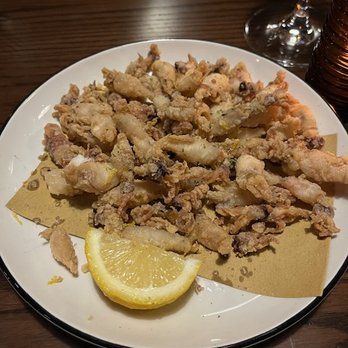 Mano A Mano - Tiny Whole Calamari - the best - Italian Near Me - Chicago, Illinois
