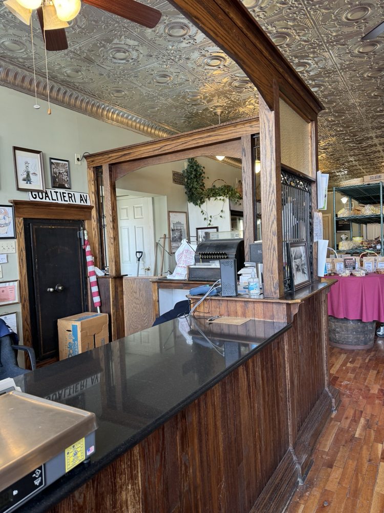 Gualtieri Rocco Market Logo