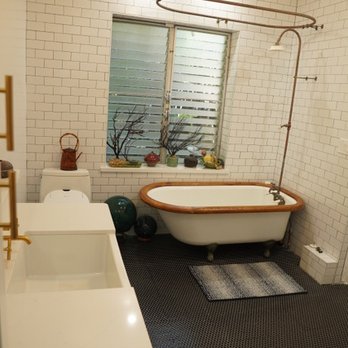 Maika'i Construction - Completely renovated master bathroom - General Contractors Near Me - Honolulu, Hawaii
