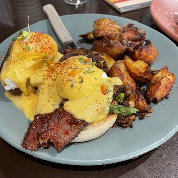Berkeley Social Club - Blackstone Benedict - Breakfast & Brunch Near Me - Berkeley, California