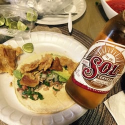 Carnitas las 3 Salsas