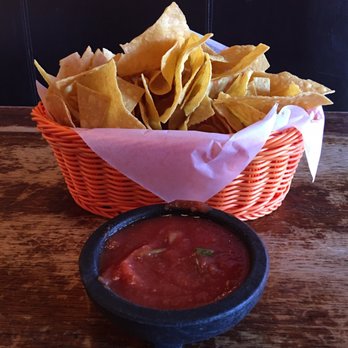 Iguana Grill - Complimentary Chips and Salsa - Mexican Near Me - Hoover, Alabama