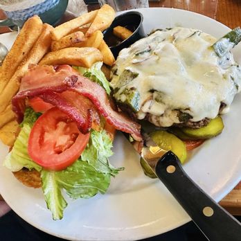 Linn's Restaurant - Cheese burger - American Near Me - Cambria, California