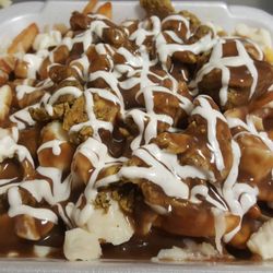 Le Bella Pizza - Chicken Shawarma Poutine