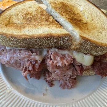 Louies Ham and Cornbeef - Corned beef sandwich - American Near Me - Mount Clemens, Michigan Louies Ham and Cornbeef - Corned beef sandwich - American Near Me - Mount Clemens, Michigan