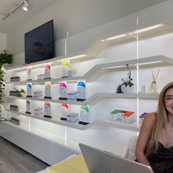 Gateway Clinics - The store and the wonderful lady who helped me! - IV Hydration Near Me - Santa Monica, California