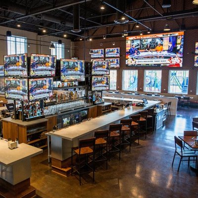 BoomBozz Craft Pizza & Taphouse - East Nashville by null