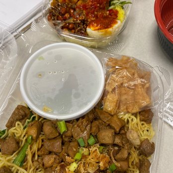 Medan Kitchen - Noodles and rice with fish - Indonesian Near Me - Rosemead, California Medan Kitchen - Noodles and rice with fish - Indonesian Near Me - Rosemead, California