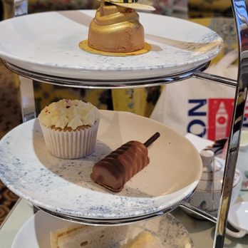 The St. Ermin's Tea Lounge - Variation of pastries - Tea Rooms Near Me - Westminster, XGL The St. Ermin's Tea Lounge - Variation of pastries - Tea Rooms Near Me - Westminster, XGL