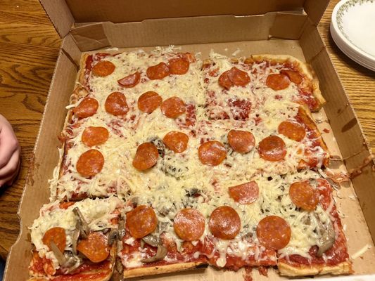 Mario Dicarlo's Pizza
