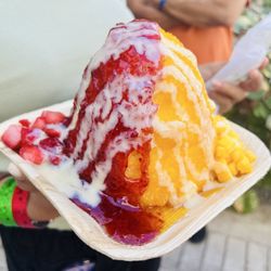 Lawson Station - Strawberry & mango snow ice