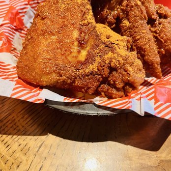 Hattie B's Hot Chicken - Birmingham - Wings-Hot - Sandwiches Near Me - Birmingham, Alabama
